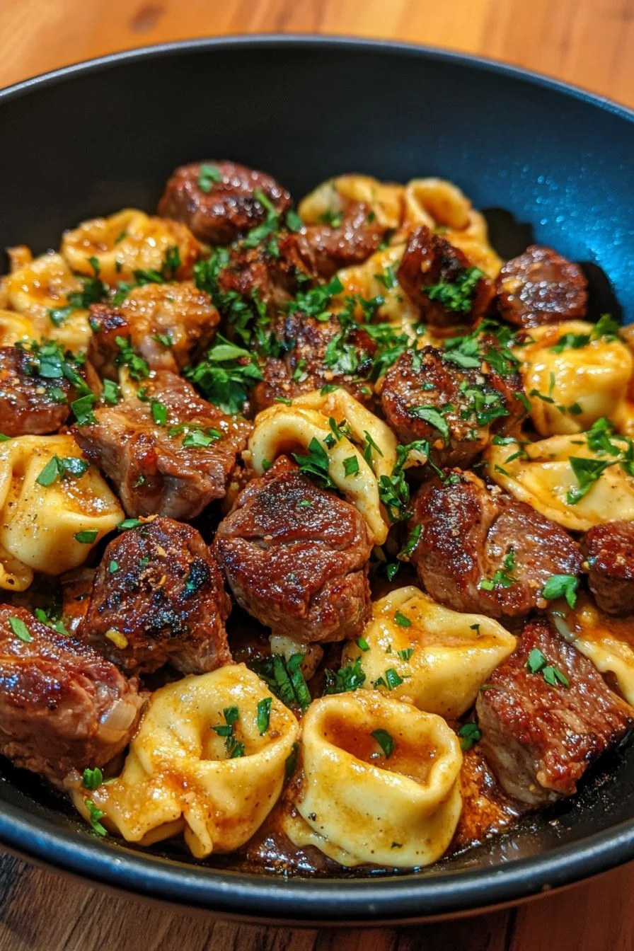 Najlepszy przepis na tortellini ze stekiem w jednym garnku